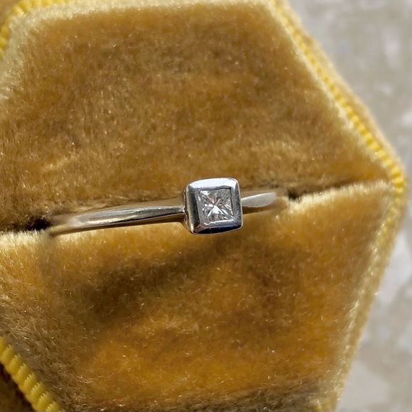 Princess Diamond White Gold Bezel Vintage Solitaire Ring - Picture 5 of 13